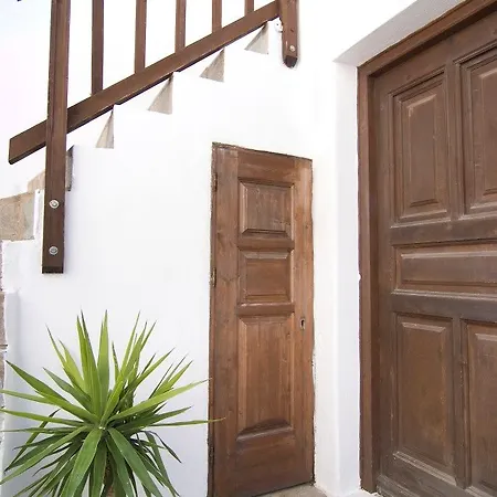 Madres Mykonos Town