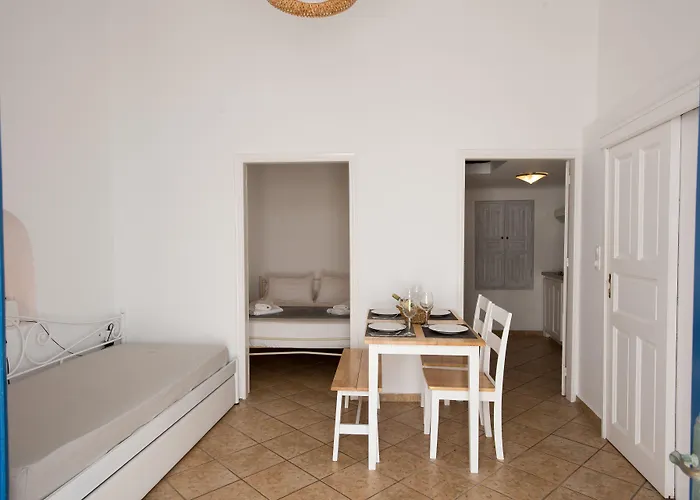 Madres * Mykonos Town