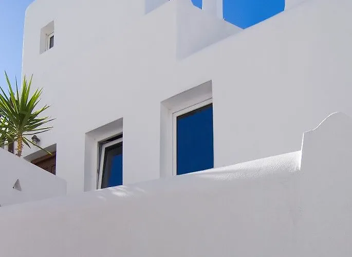 Madres * Mykonos Town