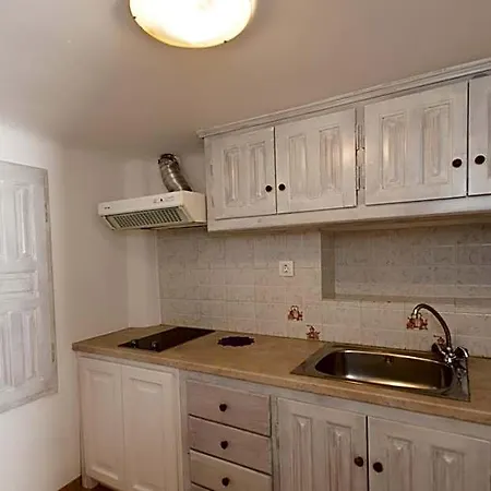 Madres Apartment