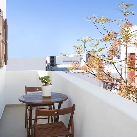 Madres * Mykonos Town