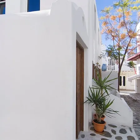 Апартаменты Madres *