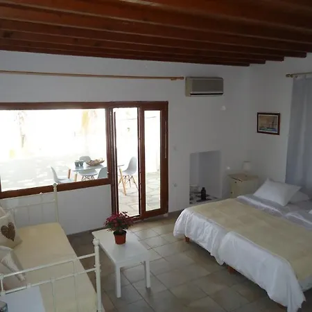 Апартаменты Madres *